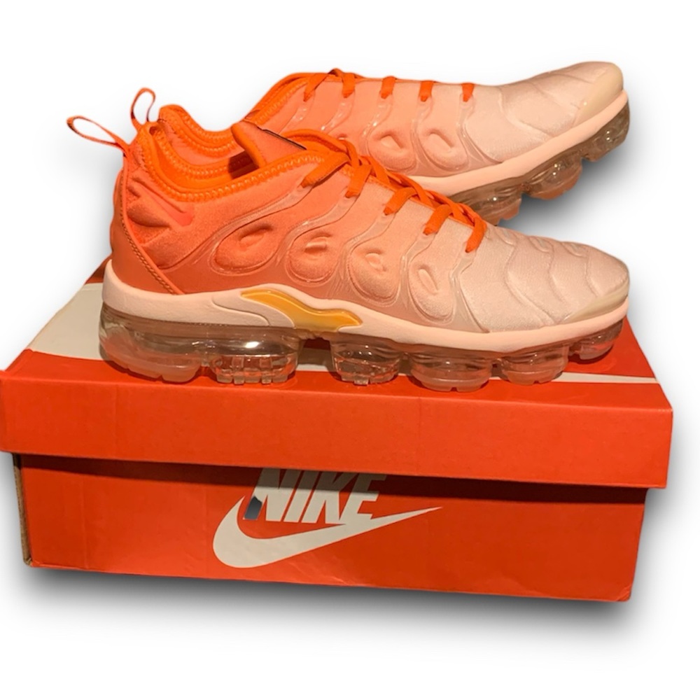 NIB-Nike Vapor Max plus W8.5